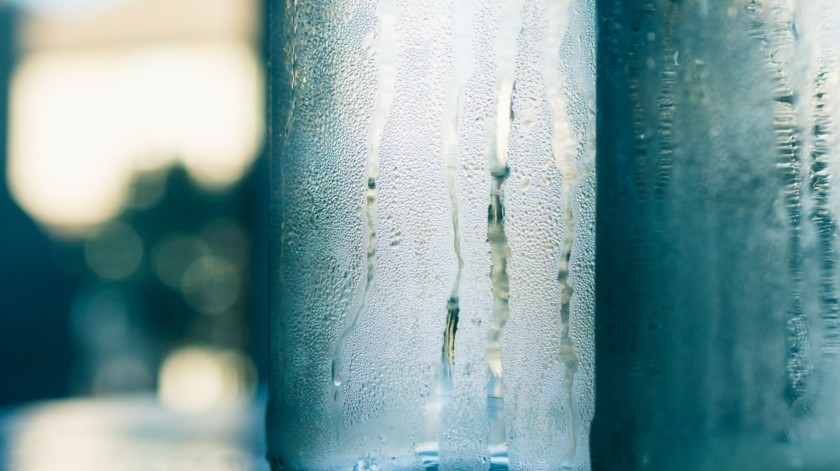 En 2019, una publicación en Facebook señalaba que beber agua fría podría ser malo para la salud.(Unsplash)