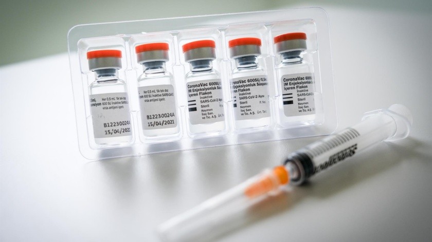 La vacuna Sinovac se está empleando en países latinoamericanos.(EFE)
