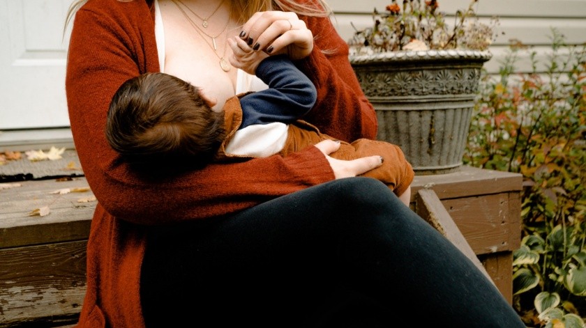 La mujer del Reino Unido destacó los beneficios físicos y emocionales de la lactancia materna.(Pexels)