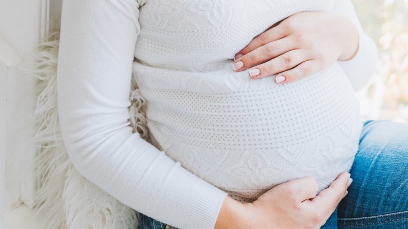 Investigadores encontraron las variantes genéticas que ocasionarían hipertensión repentina en mujeres embarazadas.(Unsplash)