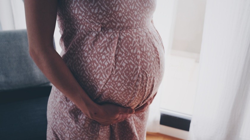 Especialistas han advertido de los riesgos para las embarazadas si se contagian de Covid-19.(Unsplash)