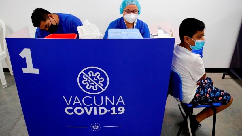 Iniciaron en El Salvador la vacunación contra el covid en menores de 6 a 11 años.(EFE.)