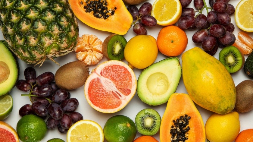 Las frutas de temporada son una manera de comer más saludable y cuidar tu economía.(Unsplash)
