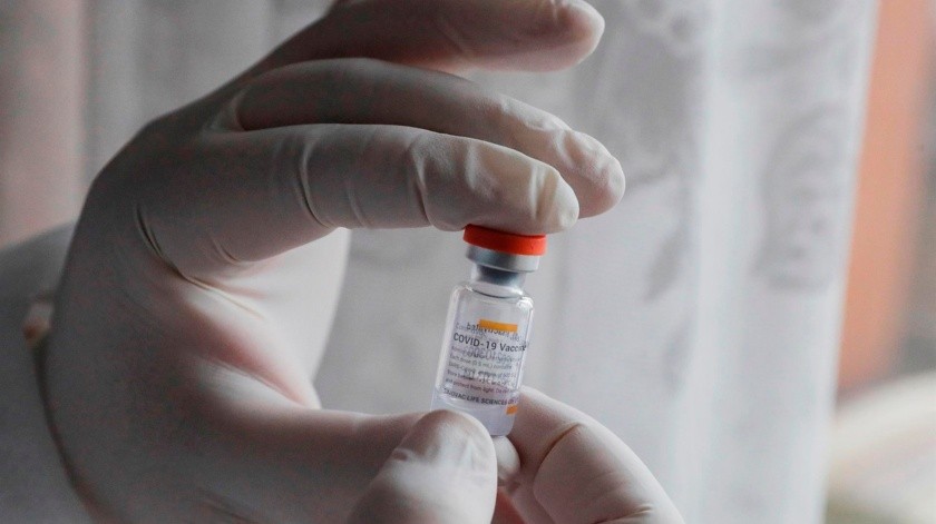 En Chile el gobierno llevó a cabo un estudio sobre la efectividad de la vacuna contra el covid con tercera dosis.(EFE.)