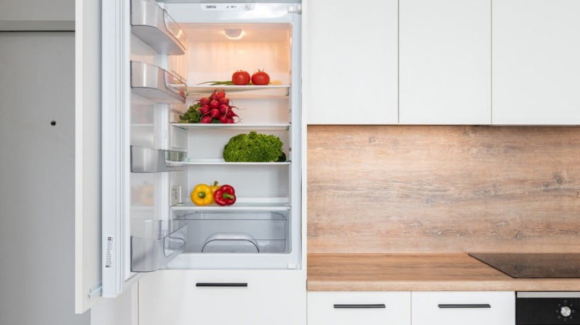 Guardar mucho tiempo los alimentos en refrigerador puede provocar algún daño a tu salud.(Unsplash)