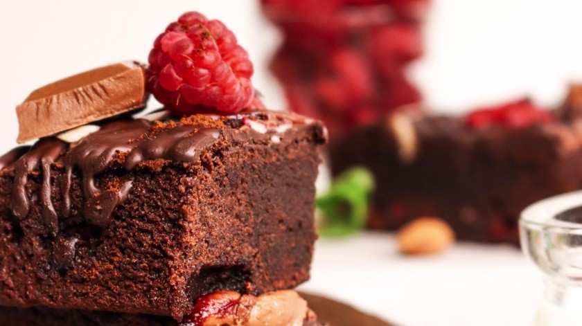 Esta receta con frambuesas le dará un giro a los brownies tradicionales.(Unsplash)