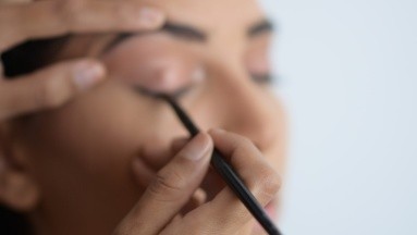 6 errores de maquillaje que te hacen lucir mayor