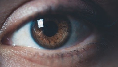 Covid: Oclusión venosa de la retina podría ser una nueva secuela