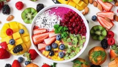 Alimentación escasa en frutas y vegetales aumenta riesgo de cáncer de estómago