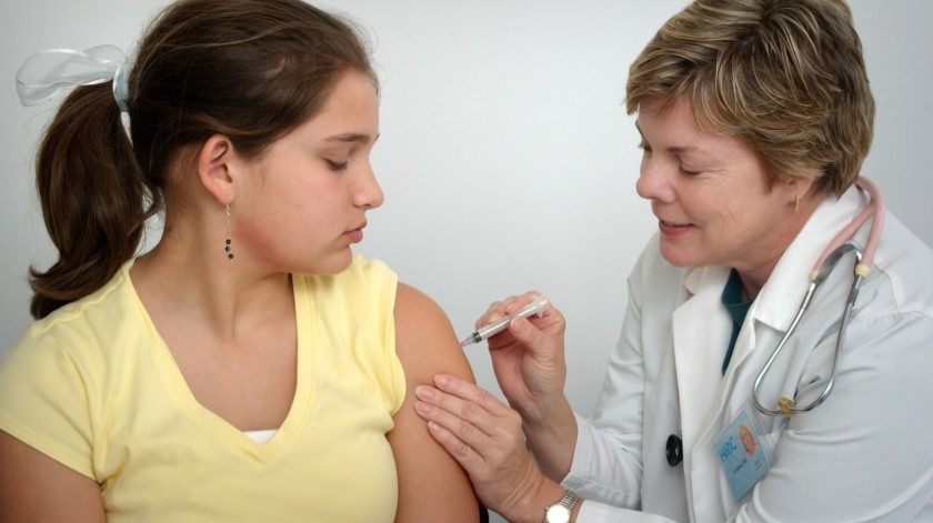Las vacunas pueden ayudar a prevenir algunos tipos de hepatitis.(Unsplash)