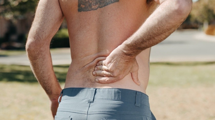 Dolor de espalda, un posible signo de cáncer de pulmón(PEXELS)
