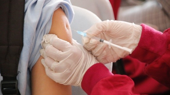 EU aprueba vacuna contra viruela del mono