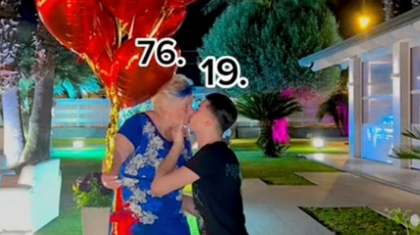 En redes se viralizó la supuesta propuesta del joven de 19 a la mujer de 76 años.(Captura)