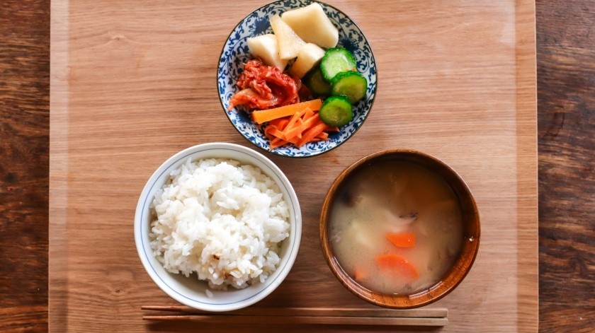 Los japoneses tienen algunas claves en su estilo de vida para mantenerse delgados sin dietas.(Unsplash)
