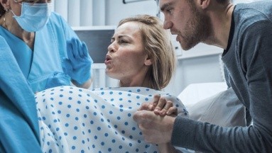 Embarazadas en EU ahora podrán usar 'el gas de la risa' para el momento del parto