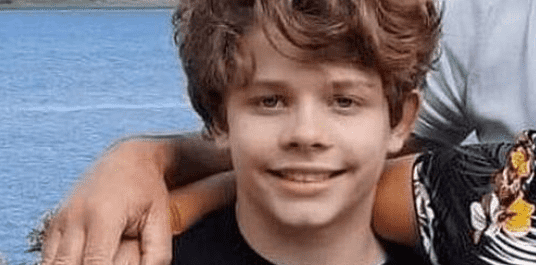 Joven de 14 años muere de manera repentina tras colapsar en clase