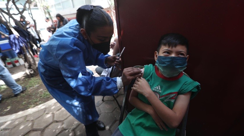 Los niños de 5 a 11 años ya comenzaron a ser vacunados contra el Covid-19 en México.(EFE)