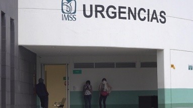 IMSS ofrece 88 mil pesos a mujer que perdió sus piernas y útero por negligencia médica