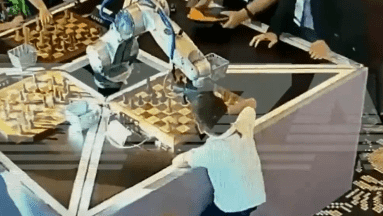 VIDEO: Robot rompe dedo de un niño durante torneo de ajedrez en Moscú