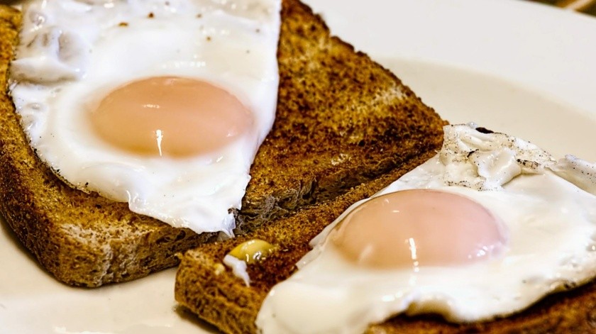 El huevo es otro de los alimentos que se recomiendan para las personas con gastritis.(Pixabay)