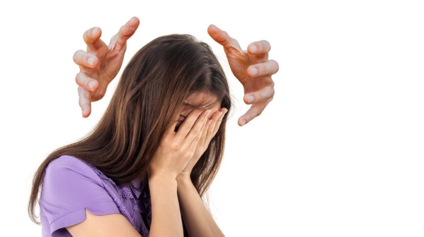 El dolor de cabeza en ocasiones puede deberse a razones más serias.(Pixabay)