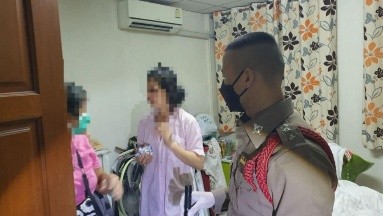 Tailandia: Se quedó encerrada 3 días en el baño; bebió agua del grifo para sobrevivir