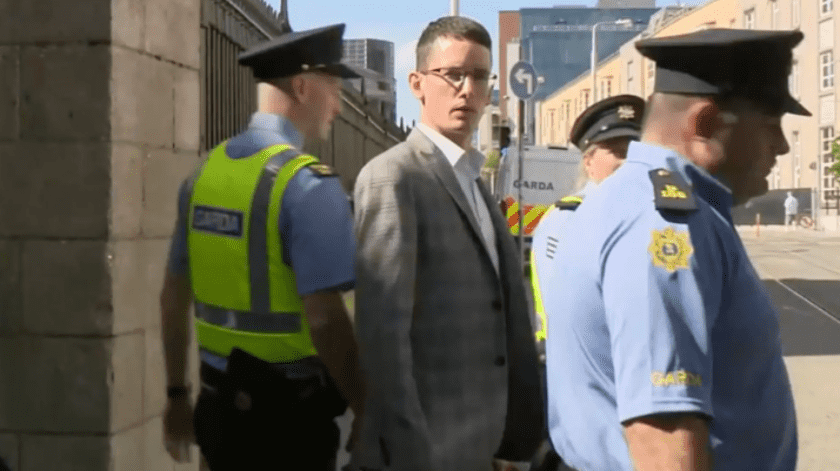 La policía de Irlanda arresto al maestro(RTE News)