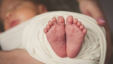 Madre brasileña da a luz a mellizos de padres diferentes, ¿cómo es posible?