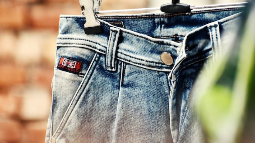 La nueva forma de llevar los jeans: desabrochados(Pexels.)