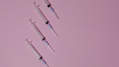 Investigadores ponen a prueba una nueva estrategia de vacunación para combatir el VIH
