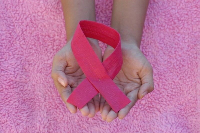 Cerca de una de cada 12 mujeres enfermarán de cáncer de mama a lo largo de su vida. 