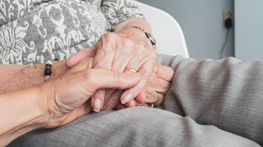 El Alzheimer afecta en su mayoría a los adultos mayores.(Pixabay)