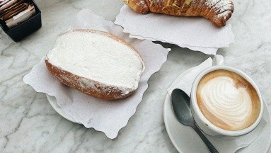 ¿Consumir un café con pan dulce diariamente afecta a la salud?