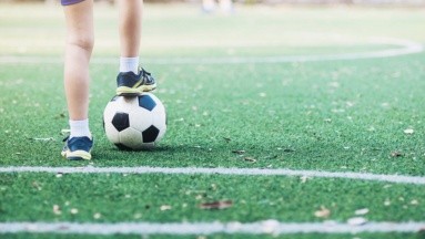 Niño de 12 años muere tras jugar fútbol; sufrió ataque de asma y un broncoespasmo