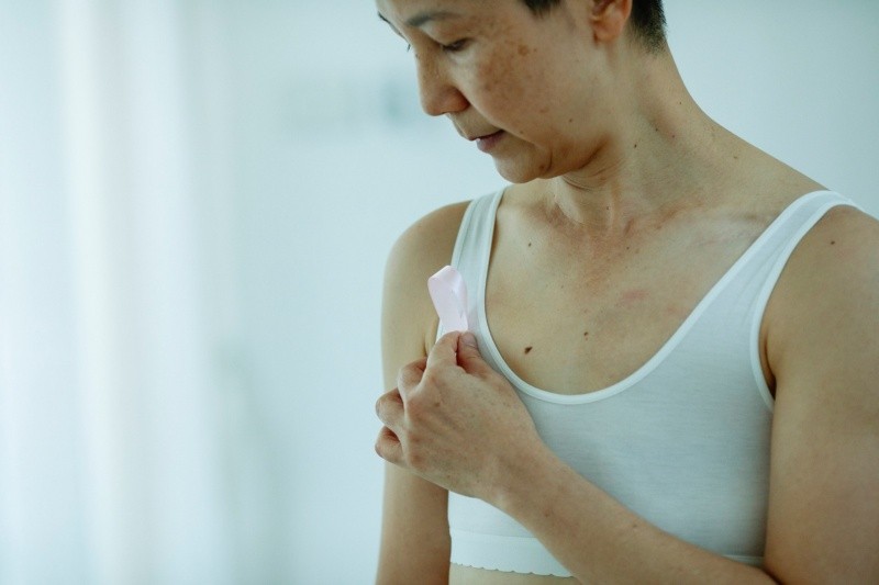 La cirugía de cáncer de mama puede ser una opción para disminuir el riesgo de padecer cáncer de mama en el futuro.