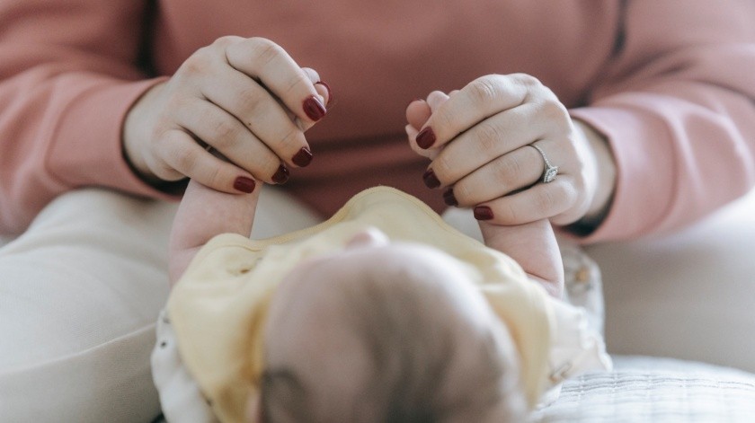 Una afeccion que provoca en algunos bebés un tono amarillento en la piel(UNSPLASH)