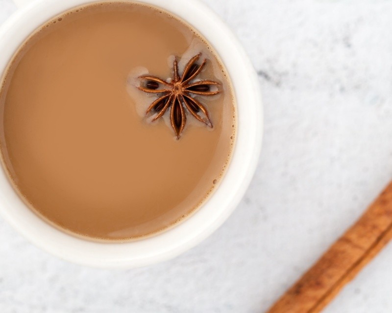 El té chai se ha vuelto popular debido a sus propiedades y beneficios para la salud. 