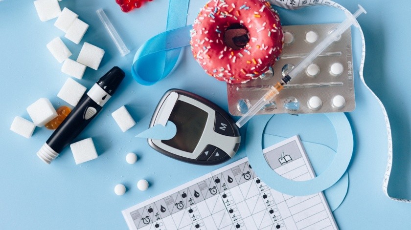 Factores ambientales como la dieta y el estilo de vida también influyen en el riesgo de desarrollar diabetes tipo 2.