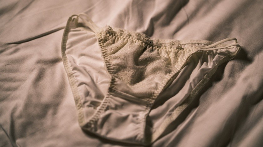 Hay quienes no recomiendan dormir con la ropa interior si está sucia o es ajustada.(Unsplash)