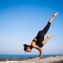 Yoga: Viparita karani, la postura de piernas arriba de la pared