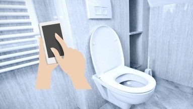 Sentarte en el inodoro por más de 10 minutos con tu celular podría provocar hemorroides