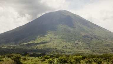 Un volcán de El Salvador expulsa ceniza: ¿Cómo protegerse ante este fenómeno?