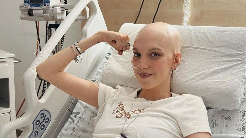 Elena Huelva fue diagnosticada a los 16 años con Sarcoma de Ewing.(Instagram)