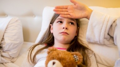 Cómo saber si tu hijo está muy enfermo para ir a la escuela: Expertos comparten señales