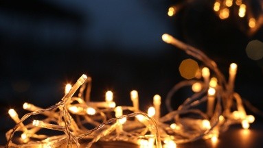 ¿Por qué las luces navideñas podrían implicar un riesgo a la salud?