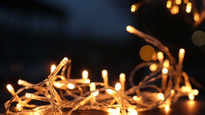 Consejos para mantener la seguridad con las luces navideñas(PEXELS)