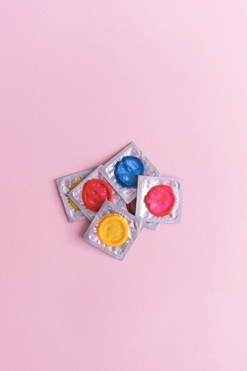 El  preservativo es una de las mejores maneras de cuidarnos para evitar enfermedades de transmisión sexual como el VPH