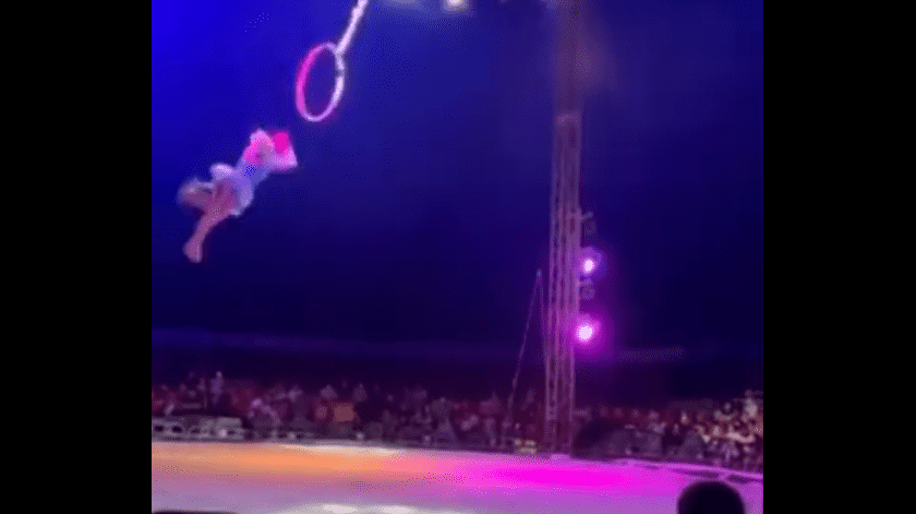 El terrible accidente de una trapecista(Twitter)