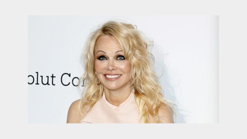 Pamela Anderson tuvo que enfrentarse a la opinión pública por su video íntimo que fue robado de su casa.(Reuters)