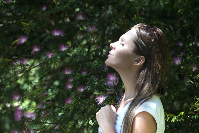 Los suspiros cíclicos son más efectivos para mejorar el estado de ánimo y reducir la frecuencia respiratoria. 